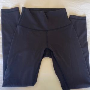 Black Lululemon 25” yoga pants size 4
